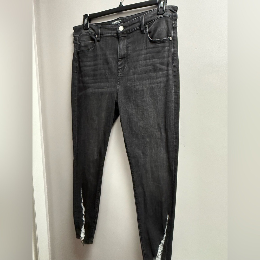 2/$29 all $20 Jeans. EUC Liverpool LA Black High Rise Ankle Jeans Women's 14/32